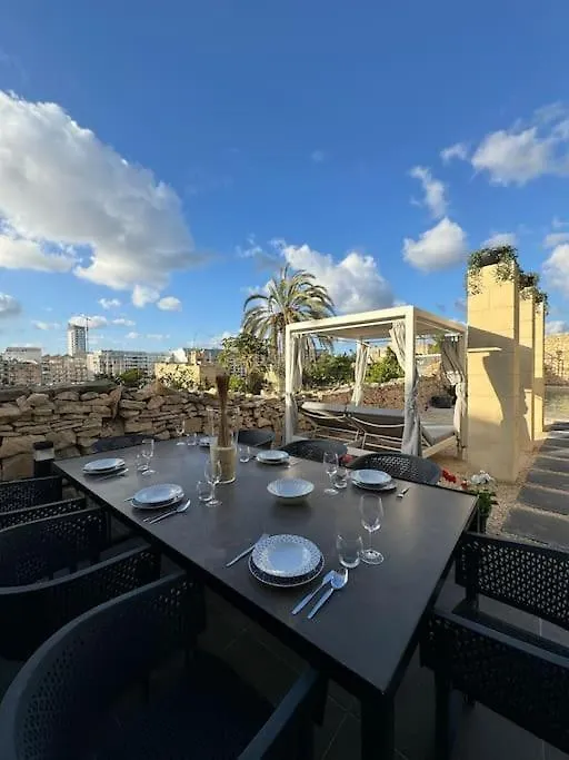Villa Vera With Private Pool Near Valletta Pieta