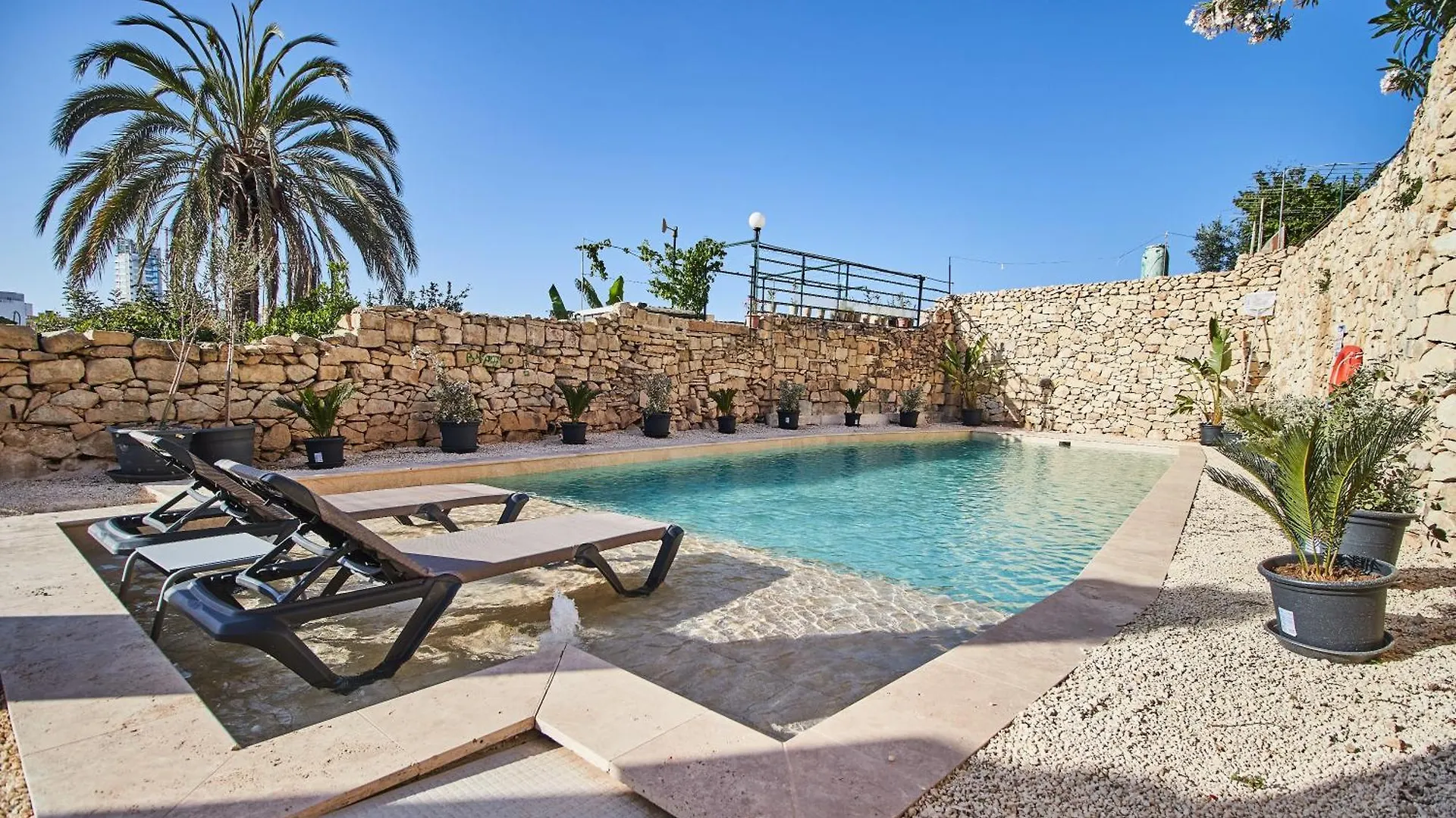Villa Vera With Private Pool Near Valletta contacts